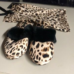 New Victoria’s Secret Slippers leopard print with leopard print bag..